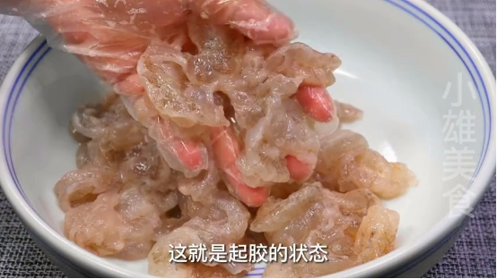 广东人做“虾仁滑蛋”为什么这么好吃？做法简单，鲜香滑嫩不腥