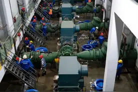 近200人挑灯夜战！争分夺秒保供水图片