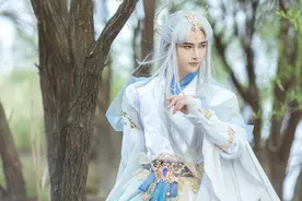 健身达人COS男版敦煌飞天，仙气+肌肉被骂违和，结果一炮走红图片