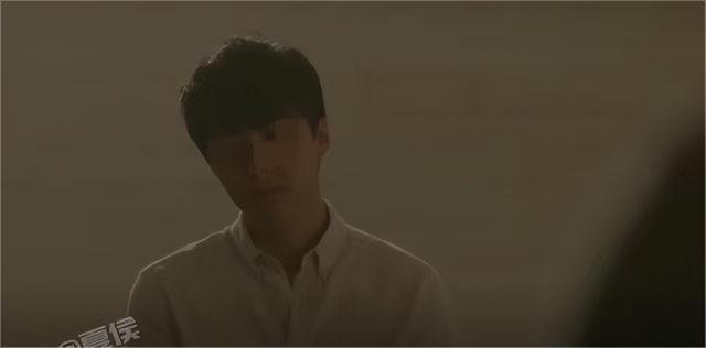 19岁大学生被老师出租屋内强奸，下体被撕裂，凶手：太小捅不进去