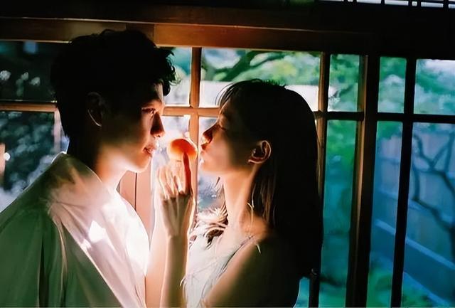 从心理学角度看,男女发生亲密关系之前,暧昧多久才算正常?