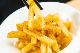 土豆不要再烧着吃，这样做炸薯条比外面买还好吃，黄金酥脆不回软图片