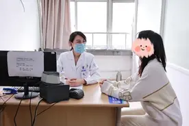 蹲坑和马桶哪个更脏？性病会通过公共马桶传播吗？图片