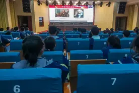 坚定信仰一起向未来，郑州市信息技术学校参与线上团课活动图片