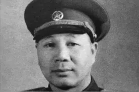 飞夺泸定桥英雄团长高烧后举枪自尽，多年后杨成武表示：并非自尽图片