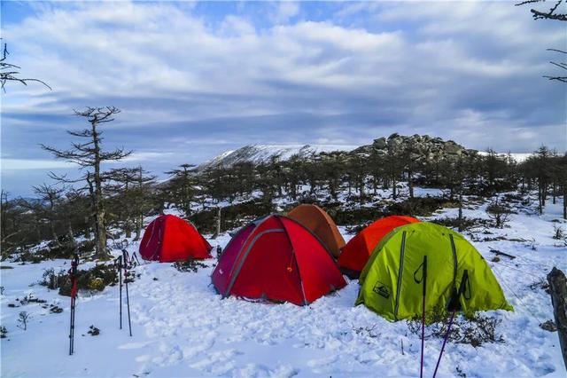 被追捧的“徒步圈顶流”，何以成为中国死亡率最高的“夺命路线”