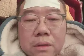 45岁主持人涂磊新冠状况严重，反复高烧面色惨白，已经持续好几天图片