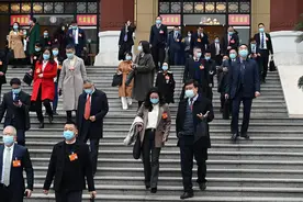 杜绝中小学校在微信群给家长布置网络任务图片