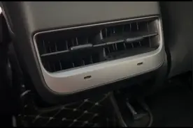 特斯拉 Model Y 后排 USB-C口 充电兼容性如何？实测100款充电设备图片