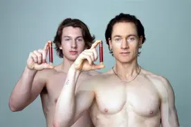 为寻找长生不老秘诀，美国大亨三代相互换血，这样真可以永生吗？图片