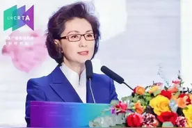 海霞与她的丈夫女儿图片