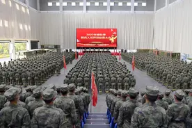 火箭军某部新兵开训啦图片