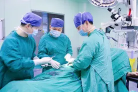 手术室的秘密：一台10万的手术，主刀医生能拿多少？看完涨知识了图片