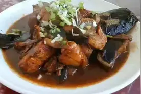 鲶鱼炖茄子，撑死老爷子。为什么肉多刺少的鲶鱼突然就不能吃了？图片