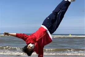 河北小伙儿于子昂摘得我国中学生在霹雳舞国际赛场首金图片