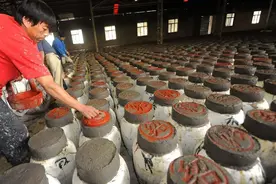 黄酒“保质期”是多久？家中放了5年的黄酒，还能喝吗？涨知识了图片