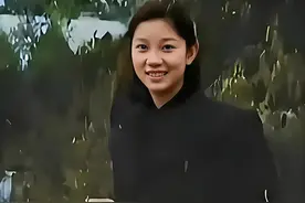 毛岸英遗孀刘思齐有多美？19岁少女时期的留影，清纯可人活泼灵动图片