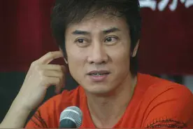 军旅歌手江涛：穷小子娶富家女，走红后不变心，始终把妻子当成宝图片