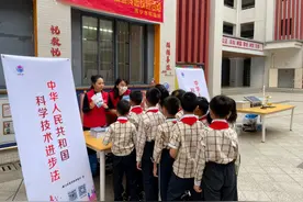 南宁市科技馆科普大篷车活动走进市月湾路小学图片