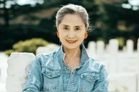 谁说老了就不会穿？看看这位70岁的奶奶，穿搭优雅又时髦图片