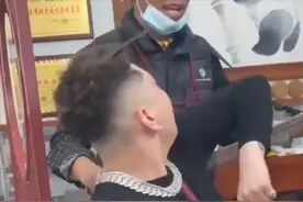 歧视侮辱卖艺老人的Rapper道歉，网友不买账，黑料越扒越多图片