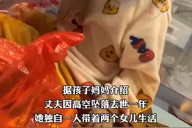 6岁女儿给去世的爸爸折纸元宝，叮嘱妈妈：多买金的少买银的图片