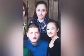 巴特尔家人近况：继女打理公司，儿子身高近2米，大10岁老婆发福图片