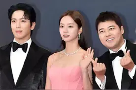 2022KBS演技大赏众星云集！李惠利粉红礼服赢麻了，秀晶被吐槽图片