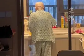 男子记录母亲生前给自己做的最后一顿饭。男子：“妈，您走好，没什么再能打倒我了”图片