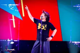 伍佰的演唱会，狠狠打脸某些偶像歌手图片