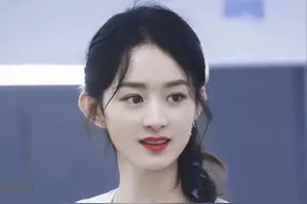 女生不管年纪多大，尽量化淡妆，教你这3个步骤，简单易学又精致图片