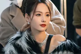 婚变后张嘉倪首次亮相GQ红毯！黑裙造型惊艳网友：姐也太美了…图片