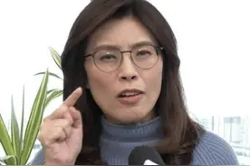 郑丽文关注台海局势：开战将拖垮大陆一半国力，经济倒退三十年图片