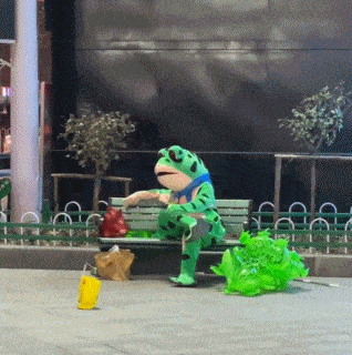 请给“卖崽青蛙”留些活下去的勇气。图片