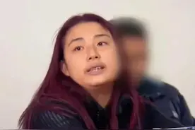 丈夫花20万抚养女儿，妻子却在家另嫁他人，放言：孩子不是你的图片