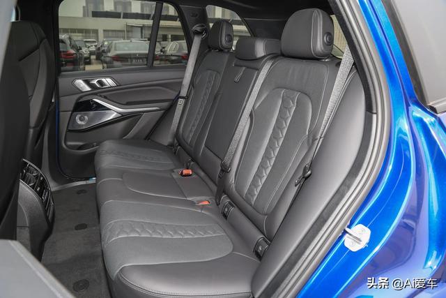 V8双涡轮大宝马SUV，原装进口带4驱，轻松超跑车，带你看宝马X5 M