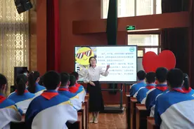 泰安各学校广泛实施“首课负责制” 以“首课”阵地实现思政教育落地生根图片