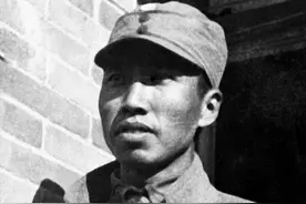 左权牺牲后，彭老总为其铁血复仇，一夜之间日军人头挂满城墙图片