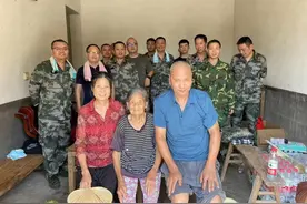 重庆95岁老奶奶深夜为救援队员煮粥 背后故事令人泪目图片