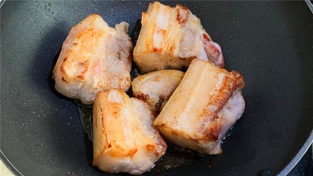 冬季，吃萝卜不如吃芥菜，营养极高，正当季，晒干炖肉吃特香