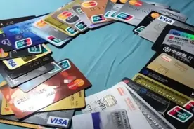 现实生活中的黑卡，我国仅有3家银行发行，到底有多“牛”？图片