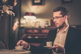 提醒30岁后的男性，坚持这几个养生方法，让你体态年轻、不显老图片