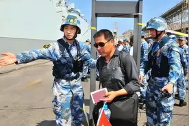 中国海军赴苏丹撤侨1300多人，人走了10多亿美元资产怎么办？图片