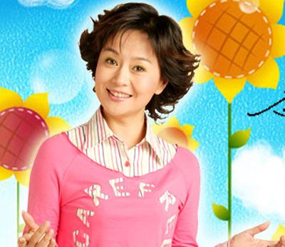 央视名主持鞠萍：难忘催泪的父爱母爱，在再婚中感受幸福