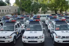 同样是中国警车，为何有的喷印“警察”，有的则是“公安”？图片