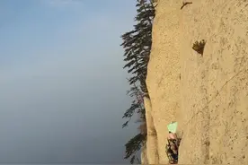 行走华山最险处——长空栈道图片