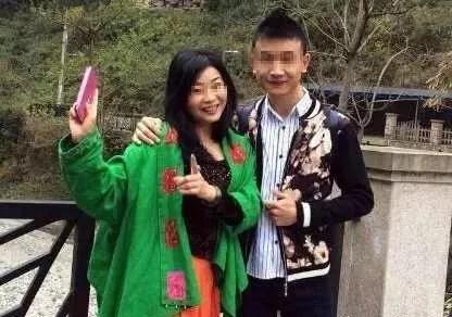 情感故事：45岁大妈恋上28岁小伙 被骗还痴心不改求他回来