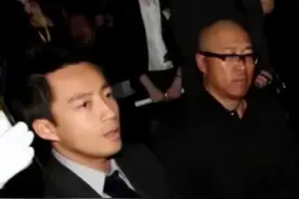 汪小菲继父模样曝光，与具俊晔五官神似，连发型都一样图片