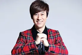 著名歌手解晓东：最红时为何隐退？他做妻子和母亲之间的润滑剂图片
