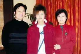 李宇春：貌美如花，38岁却还未结婚，让她父母操碎了心图片